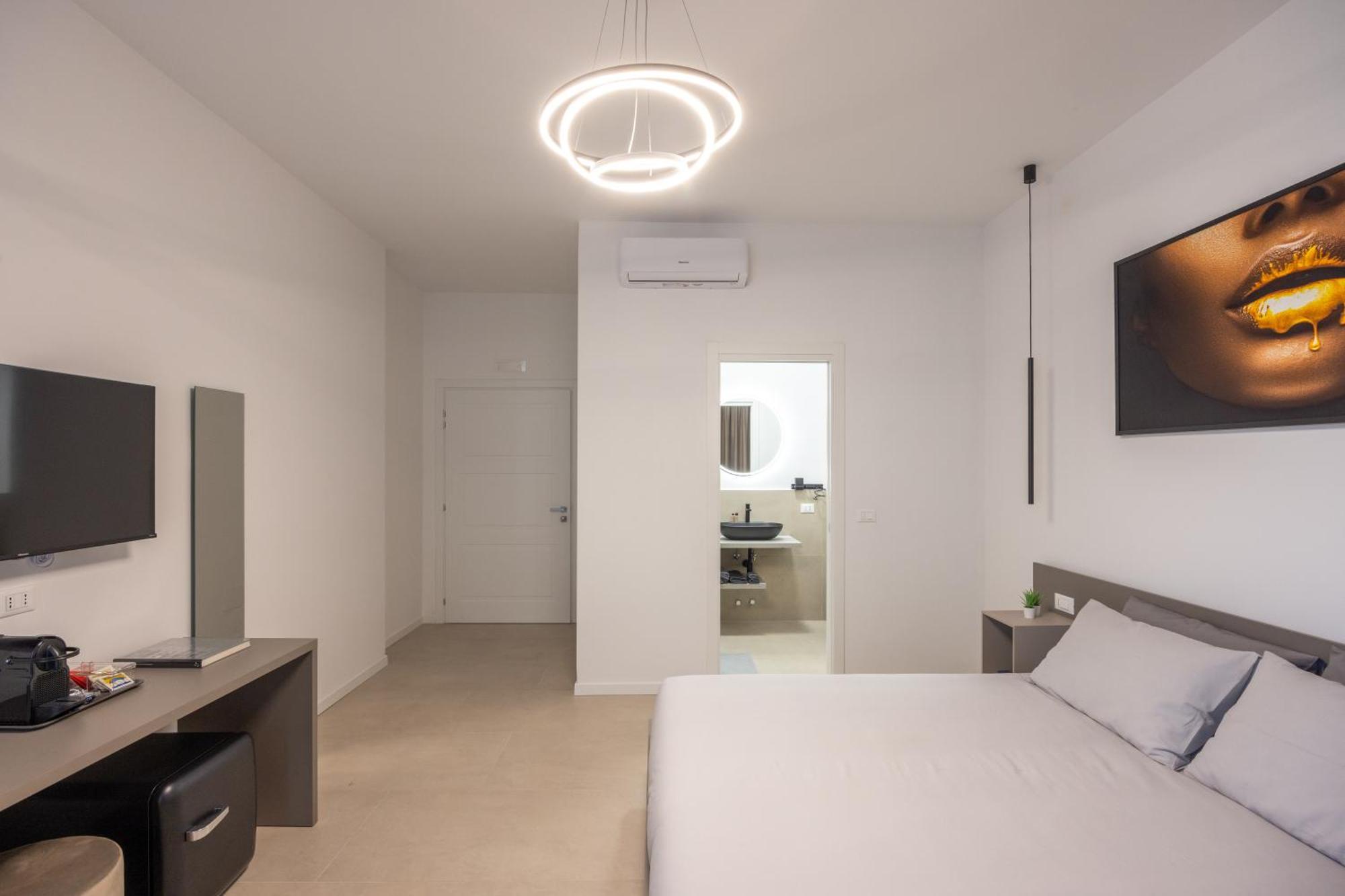 בולוניה Luxury Station Suite מראה חיצוני תמונה