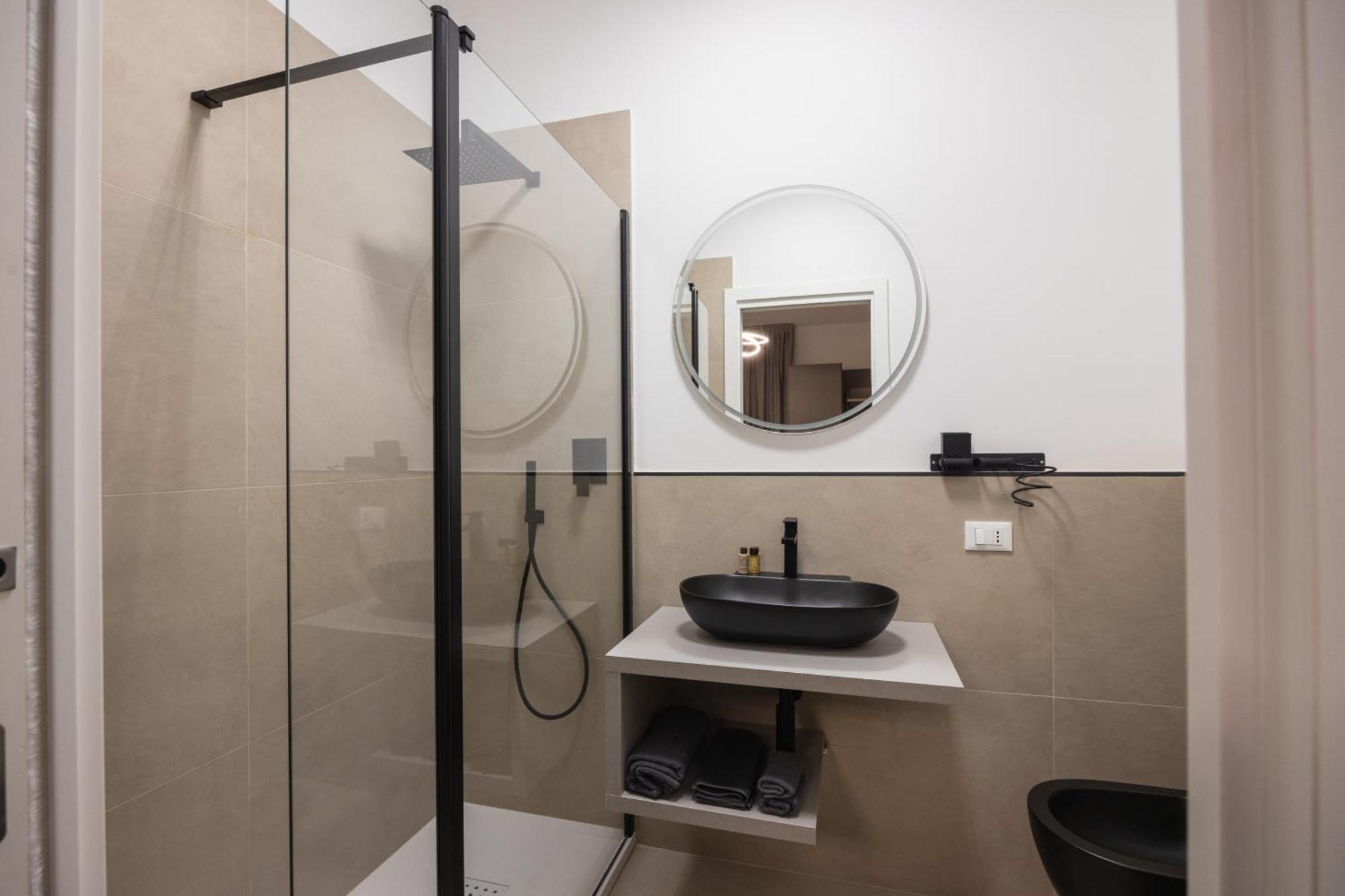 בולוניה Luxury Station Suite מראה חיצוני תמונה