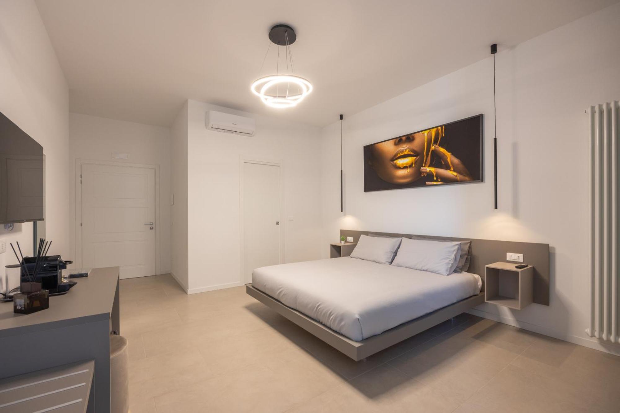 בולוניה Luxury Station Suite מראה חיצוני תמונה