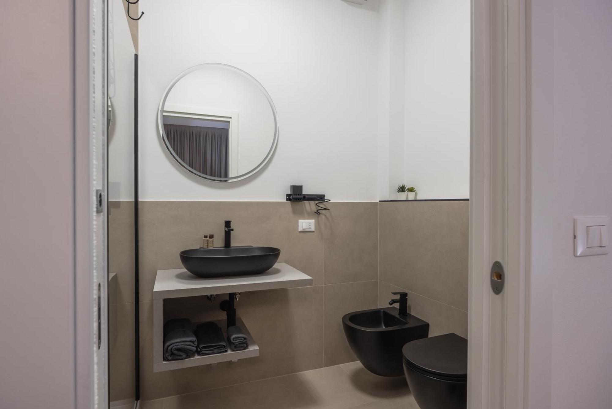 בולוניה Luxury Station Suite מראה חיצוני תמונה